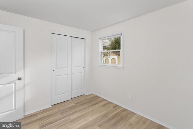 Building Photo - 295 Lander Dr