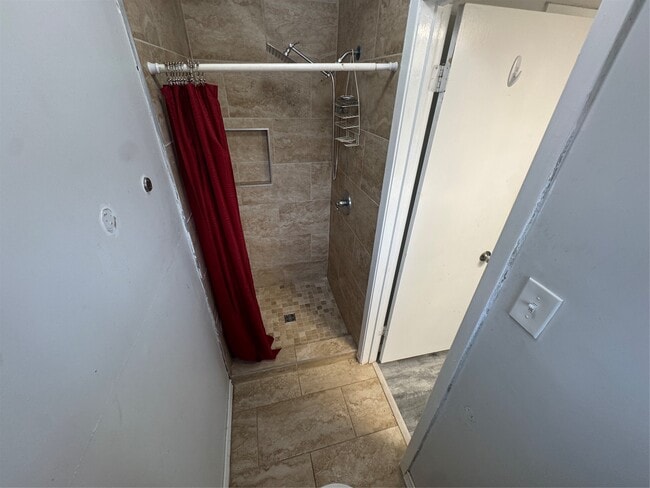 Building Photo - 3227 Fernrock Dr
