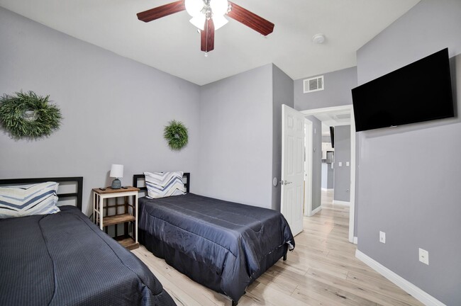 Building Photo - NEWLY RENOVATED AND FULLY FURNISHED CONDO ...