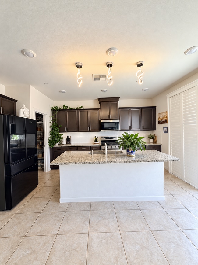 Building Photo - 5312 Guenoc Valley Ln