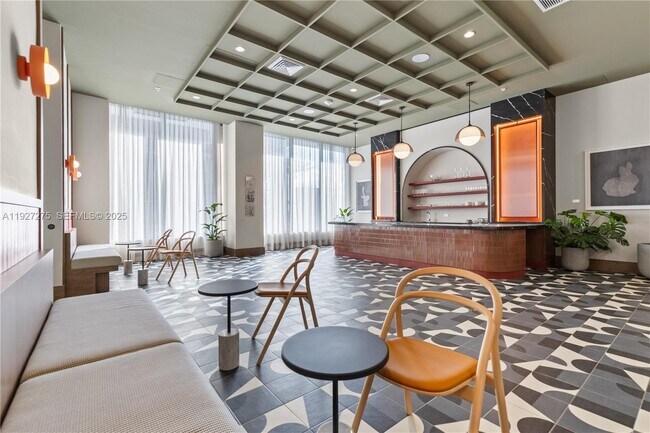 Building Photo - 11 NE 6th St