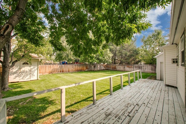 Building Photo - Bungalow Style Home in SE Boise