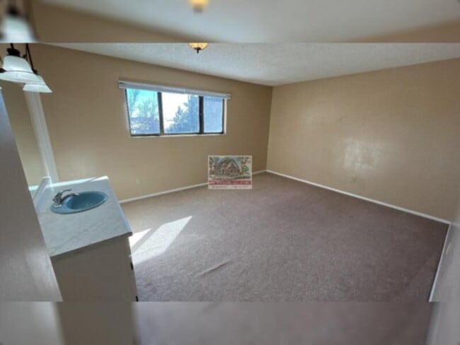 Building Photo - Duplex unit available in Black Forest