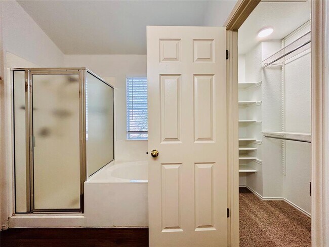 Building Photo - 2909 Lagerway Cove
