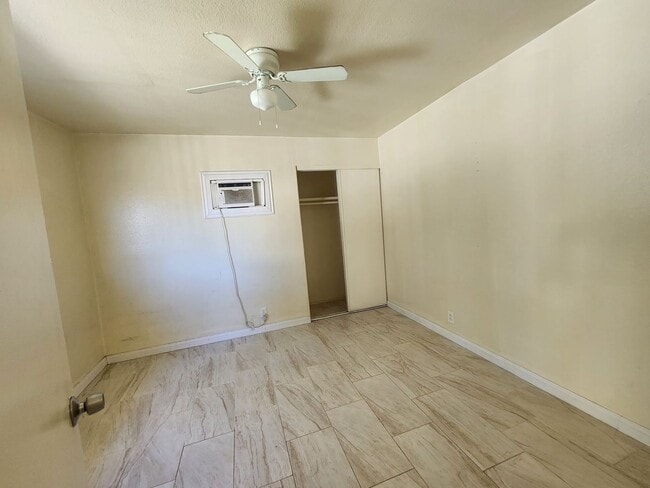 Building Photo - Bryant