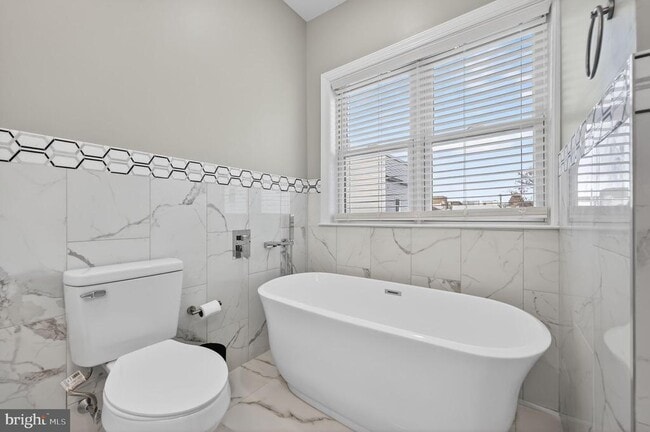 Building Photo - 2542 Arcadia St