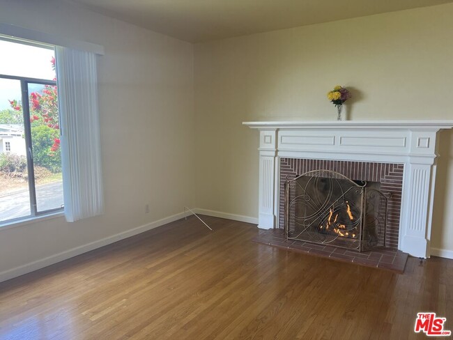 Building Photo - 214 Bellino Dr
