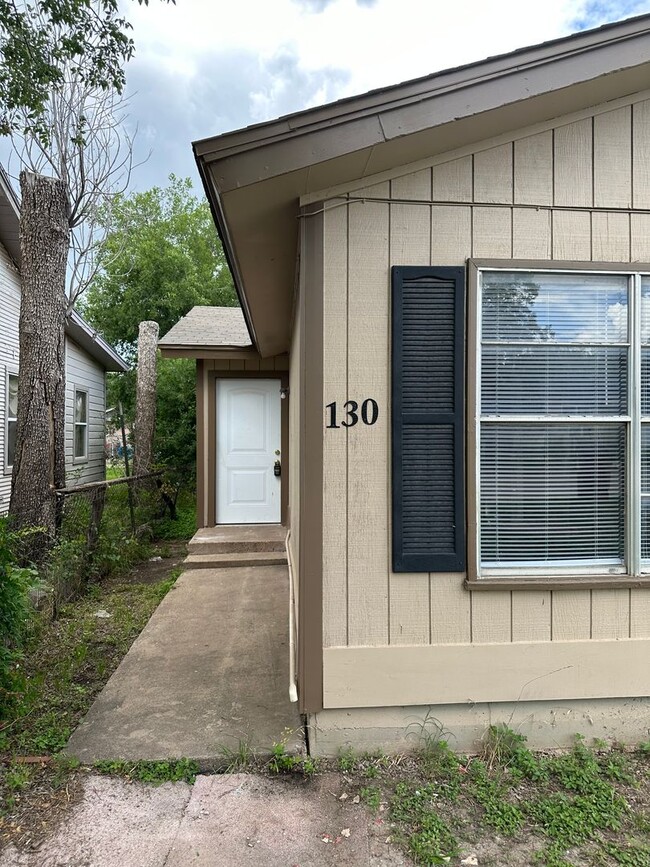 Primary Photo - 2 Bedroom Duplex Near Downtown San Angelo!!