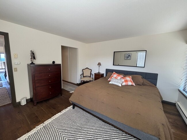 Building Photo - Ocean View Condo in Monterey 1 Bedroom/1 Bath
