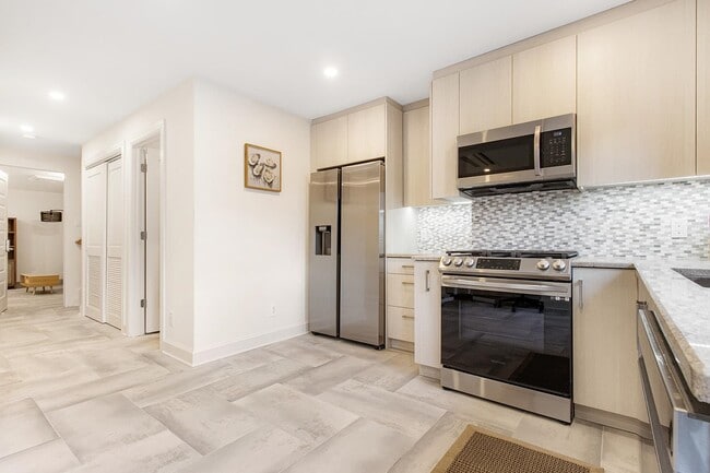 Building Photo - 5501 John F. Kennedy Blvd