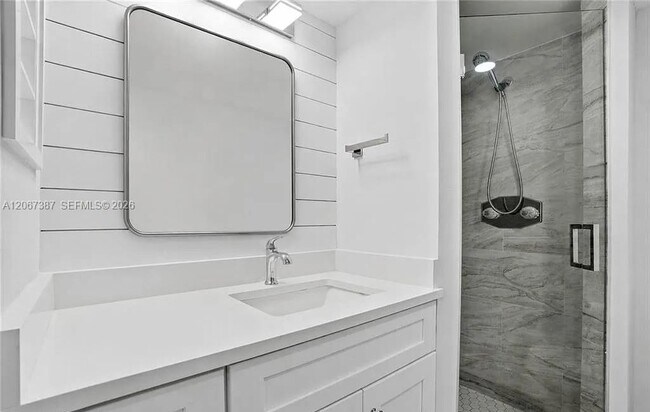 Building Photo - 1085 Forest Lakes Dr