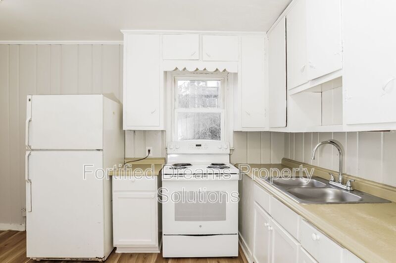 Building Photo - 401 Gregory St SW