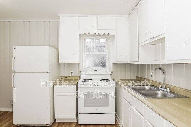 Building Photo - 401 Gregory St SW