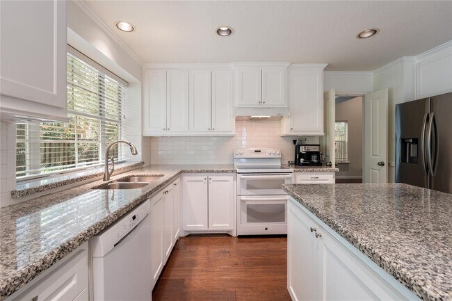Building Photo - 98 E Greywing Ct