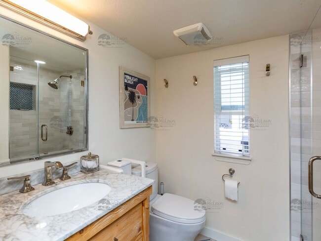 Building Photo - Steps to the sand in Encinitas, your two b...