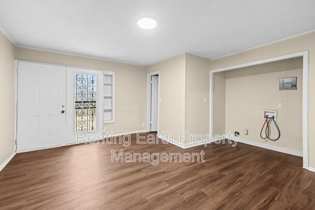 Building Photo - 1619 31st St Ensley