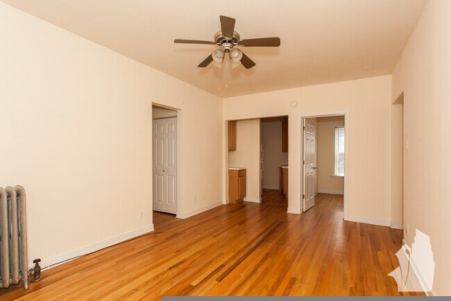 Building Photo - 3914 N Pine Grove Ave