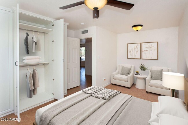 Building Photo - 3228 W Lisbon Ln