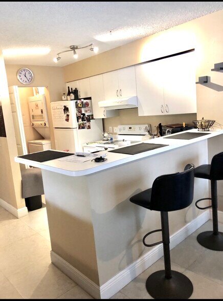 Building Photo - 12118 Saint Andrews Pl