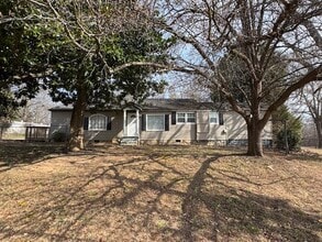 Building Photo - 25 E Belvue Rd