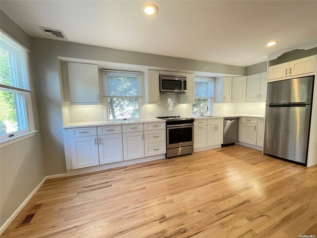 Primary Photo - 116 Spring Rd