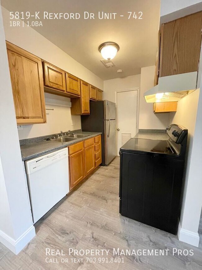 Building Photo - 5819-K Rexford Dr Unit-742