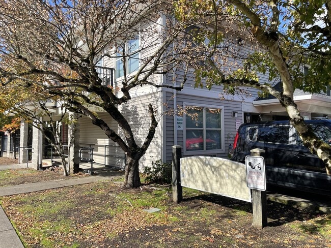 Building Photo - Pine Point Apartments