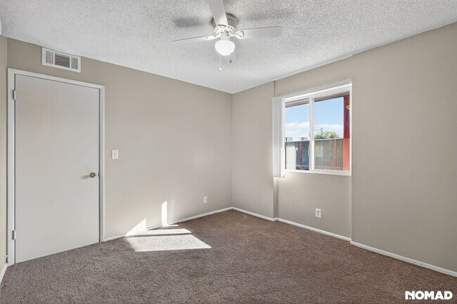 Building Photo - 6502 N 17th Ave