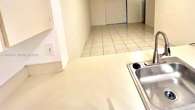 Building Photo - 851 NE 207th Ln