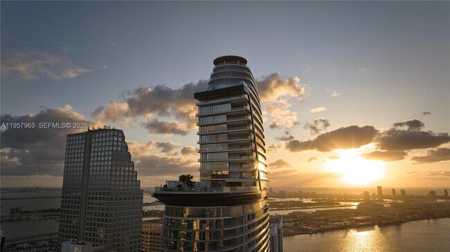Building Photo - 300 Biscayne Blvd Way