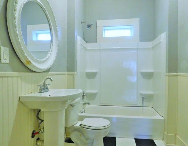 Building Photo - Charming 3BR Near TWU & Denton Square – Available Mid-June