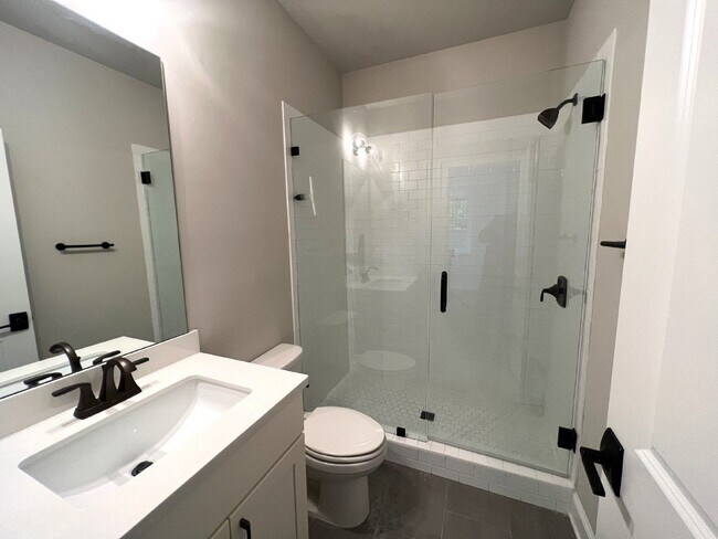 Building Photo - 4353 Parkside Pl