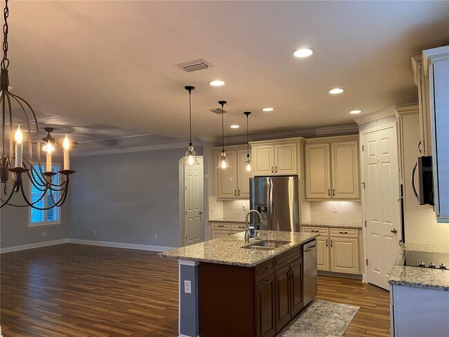 Building Photo - 25 Smiling Fish Ln