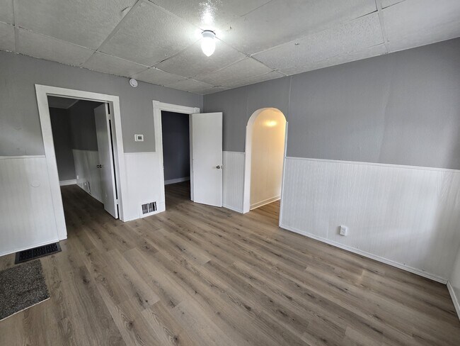 Building Photo - 425 Glenwood St