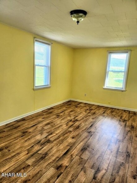 Building Photo - 120 Birch Ln