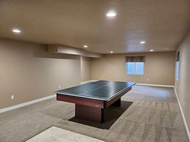 Building Photo - ALL PROSPECTIVE TENANTS MUST SUBMIT A $58 ...