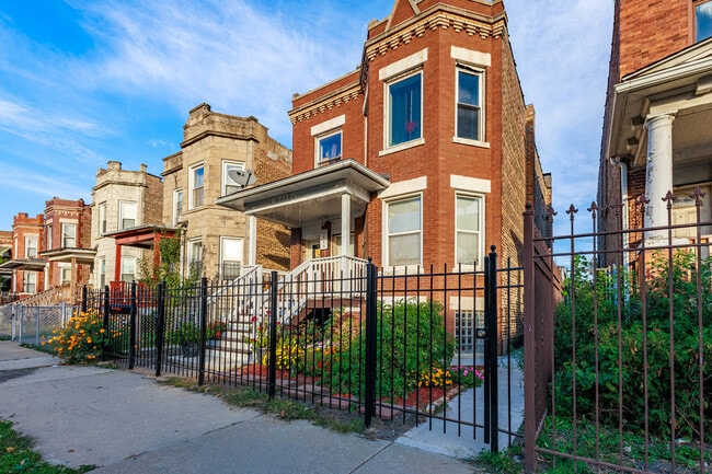 Building Photo - 1445 S Kostner Ave