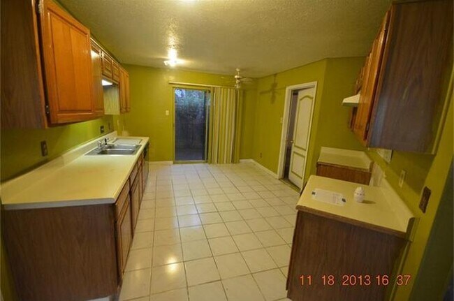 Building Photo - 1418 Hunters Park Dr