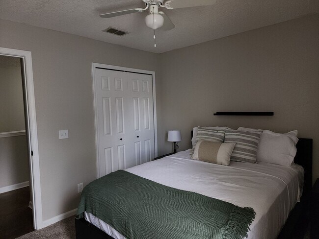 Building Photo - Fleming Island... TWO WEEKS FREE!!!