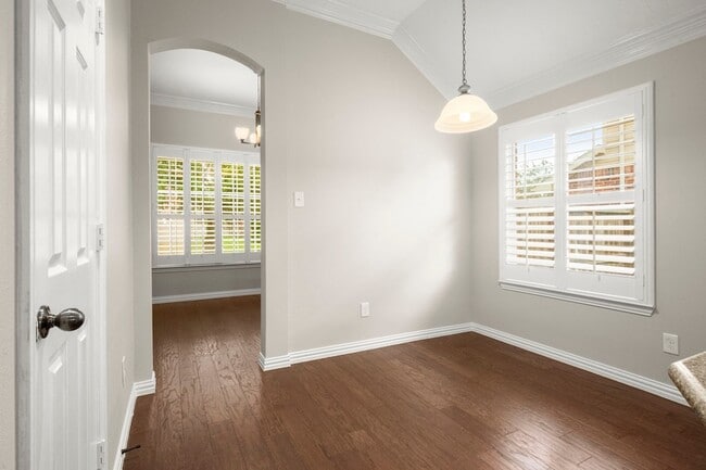Building Photo - 14707 Oaks Crossing Ln