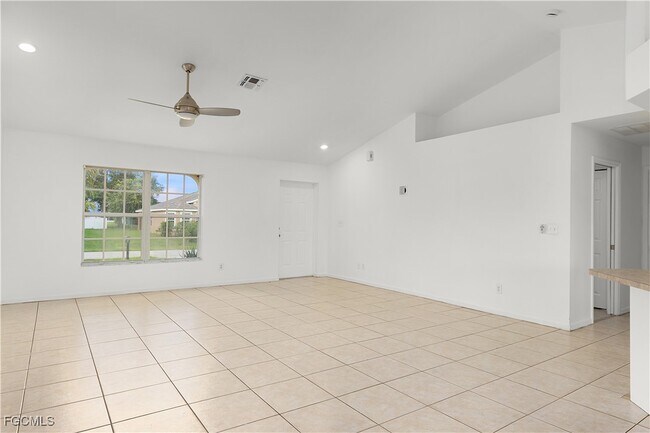 Building Photo - 127 SW 11th Terrace