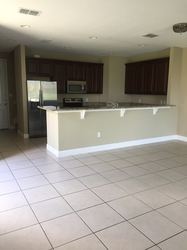 Building Photo - Lake Nona Townhome 3 Bed 2.5 Bath