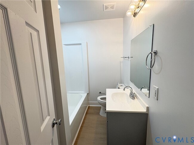 Building Photo - 321 St Mark St