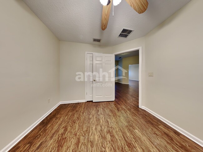 Building Photo - 308 Brier Rose Ln