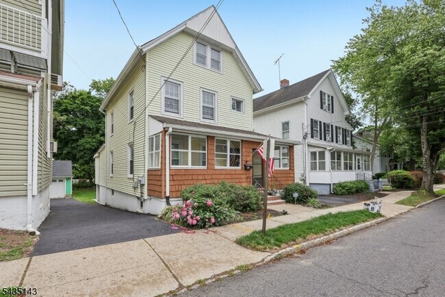 Building Photo - 25 Atno Ave