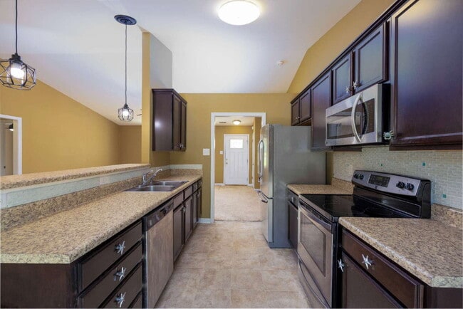 Building Photo - Vista Cay