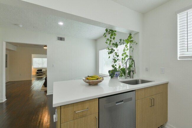 Building Photo - 4203 Rusk St