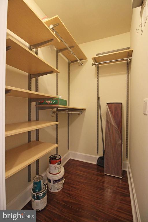 Building Photo - 1121 24th St NW