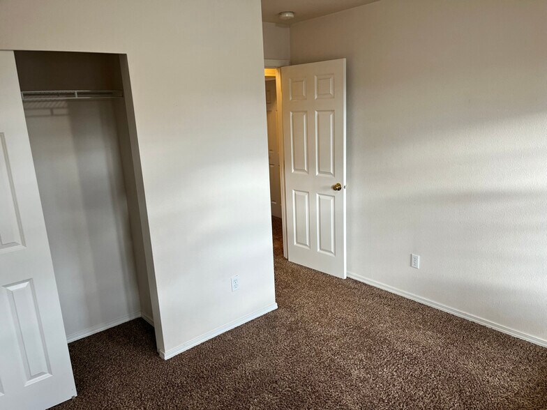 Building Photo - 312 G St SW