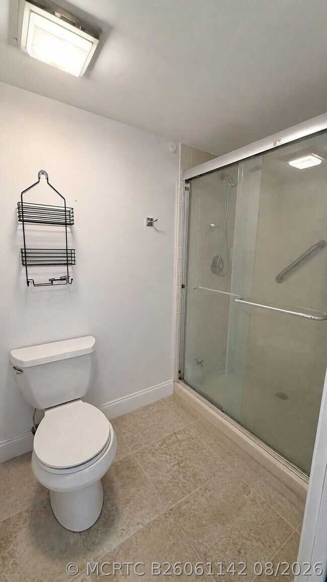 Building Photo - 6025 Balboa Cir